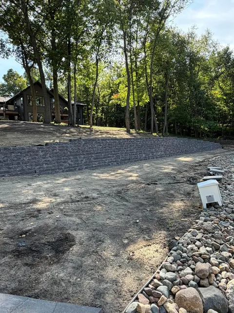 retaining wall installation